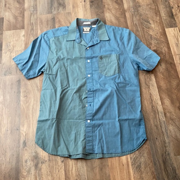 L classic fit color block volcom button down shirt - Picture 1 of 3
